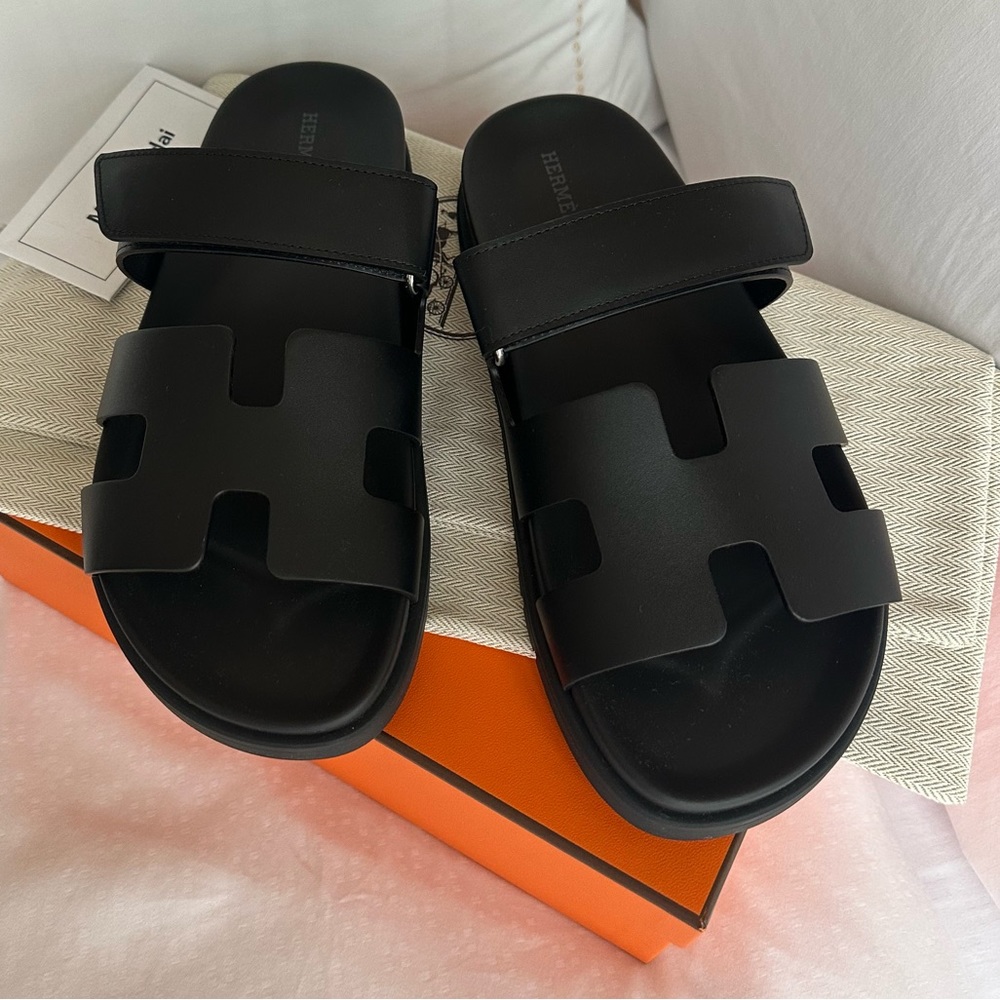 BNIB Hermes Chypre Sandals / black (noir) / size 39
